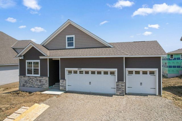 1513 Clover Preserve Way, Chaska, MN 55318
