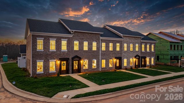 2117 24th Street Lane SE, Hickory, NC 28602