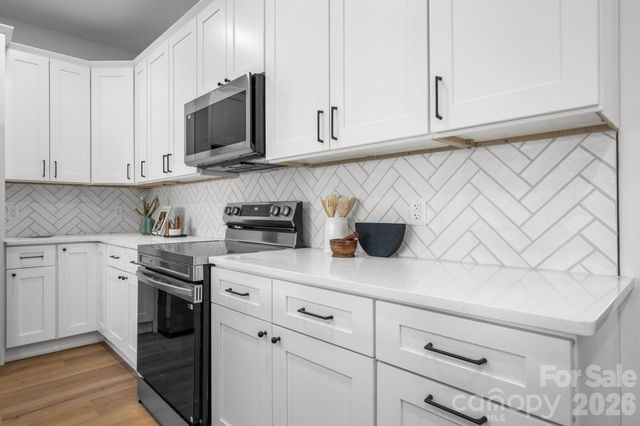 2117 24th Street Lane SE, Hickory, NC 28602