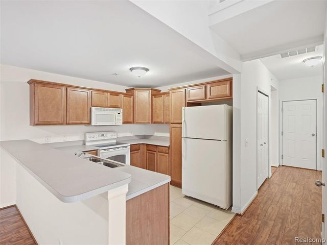 5750 Flagstaff Pines Drive, Shelby Twp, MI 48317