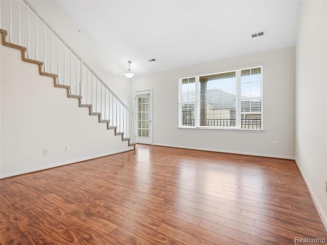 5750 Flagstaff Pines Drive, Shelby Twp, MI 48317