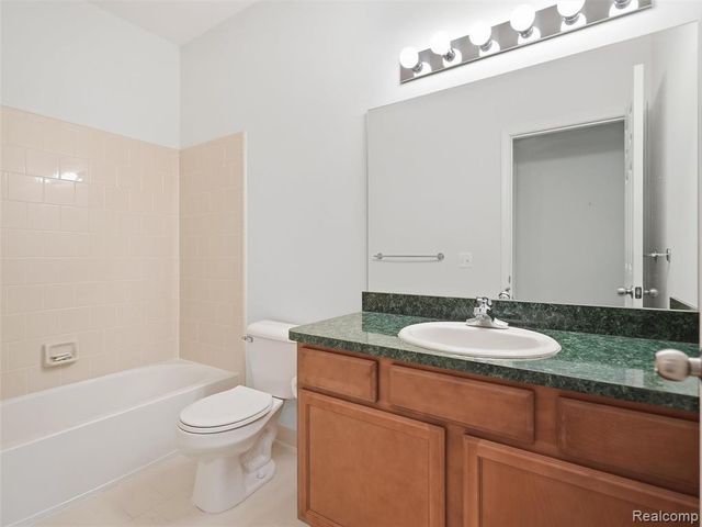 5750 Flagstaff Pines Drive, Shelby Twp, MI 48317