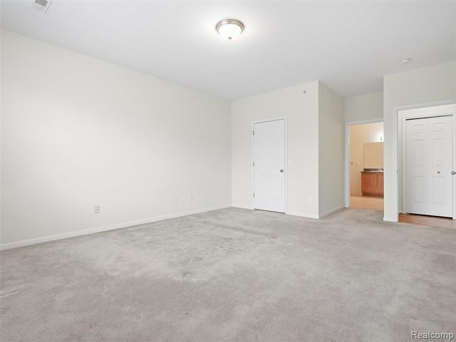 5750 Flagstaff Pines Drive, Shelby Twp, MI 48317