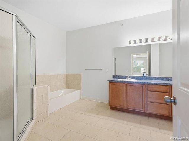5750 Flagstaff Pines Drive, Shelby Twp, MI 48317