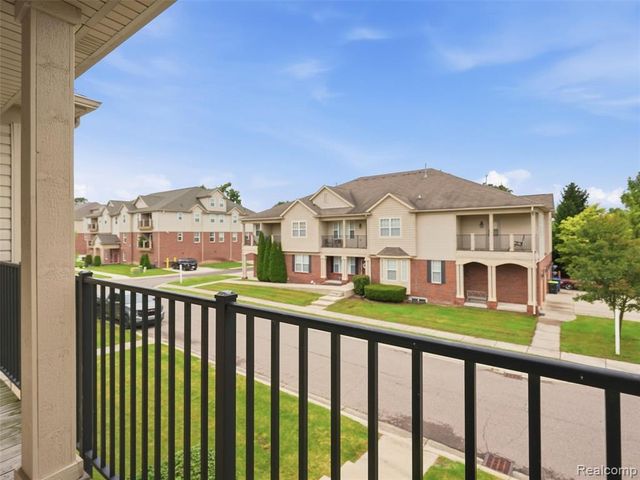 5750 Flagstaff Pines Drive, Shelby Twp, MI 48317