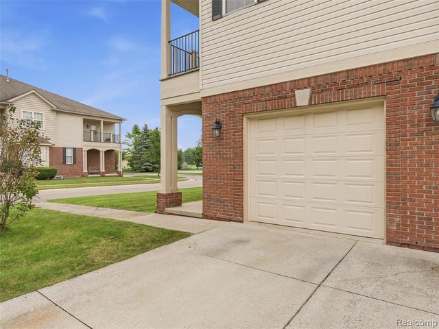 5750 Flagstaff Pines Drive, Shelby Twp, MI 48317