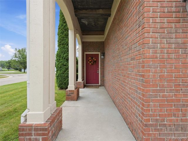5750 Flagstaff Pines Drive, Shelby Twp, MI 48317