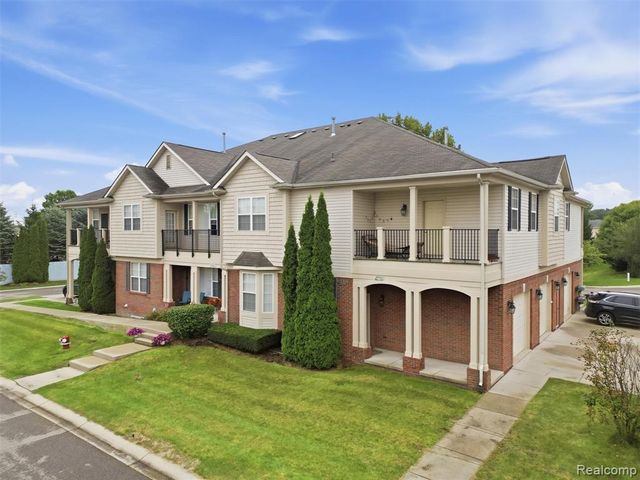 5750 Flagstaff Pines Drive, Shelby Twp, MI 48317