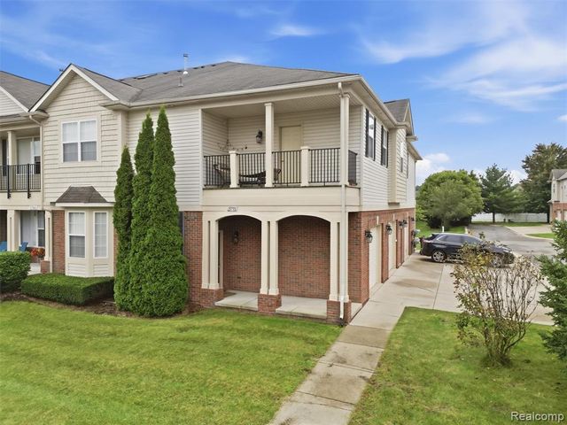 5750 Flagstaff Pines Drive, Shelby Twp, MI 48317
