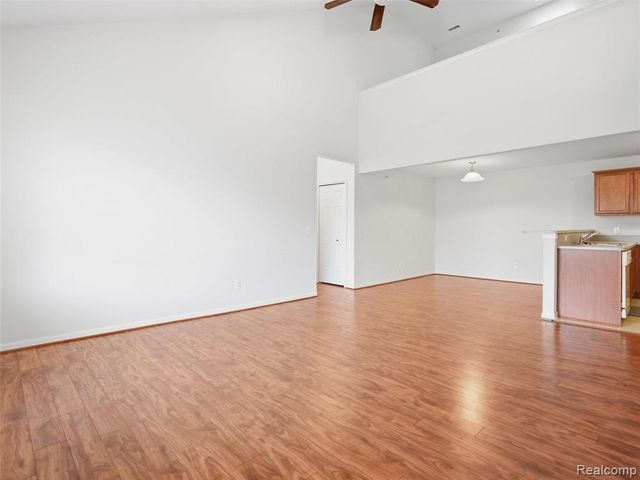 5750 Flagstaff Pines Drive, Shelby Twp, MI 48317