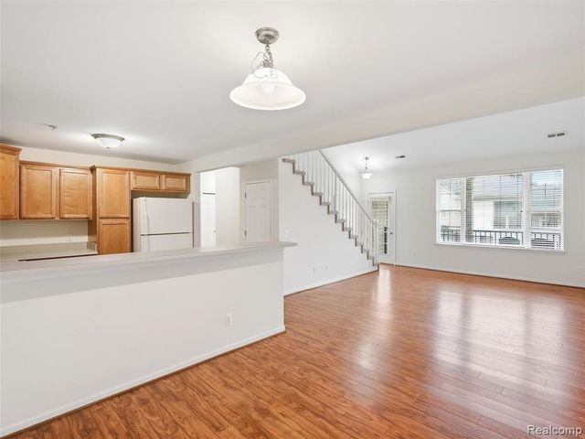 5750 Flagstaff Pines Drive, Shelby Twp, MI 48317