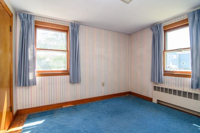 4 Hickory Rd, Natick, MA 01760