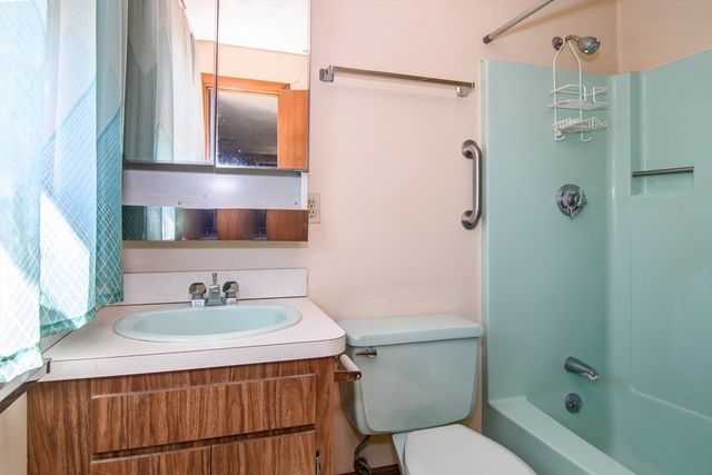 4 Hickory Rd, Natick, MA 01760