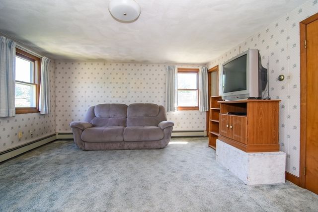 4 Hickory Rd, Natick, MA 01760