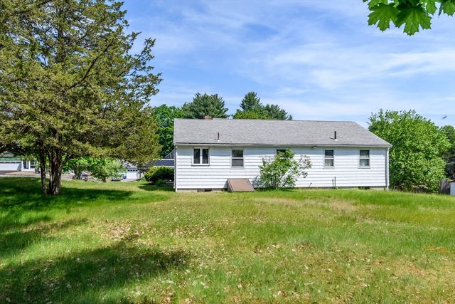 4 Hickory Rd, Natick, MA 01760