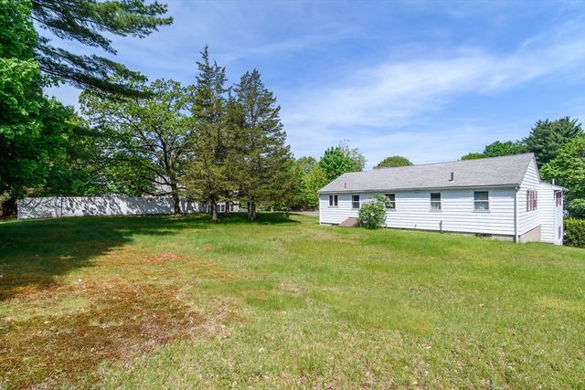 4 Hickory Rd, Natick, MA 01760