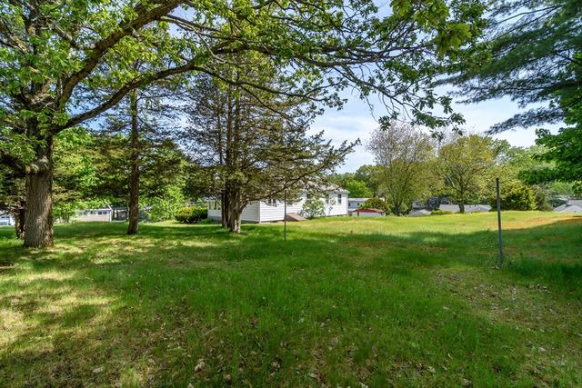 4 Hickory Rd, Natick, MA 01760