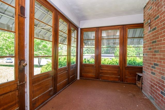 4 Hickory Rd, Natick, MA 01760