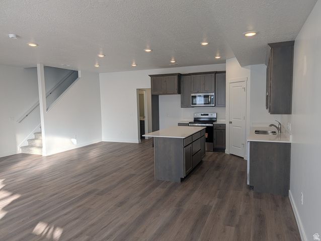 775 N PHEASANTBROOK DR, Centerville, UT 84014