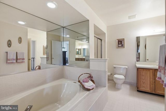 53 ARDSLEY CT, Newtown, PA 18940