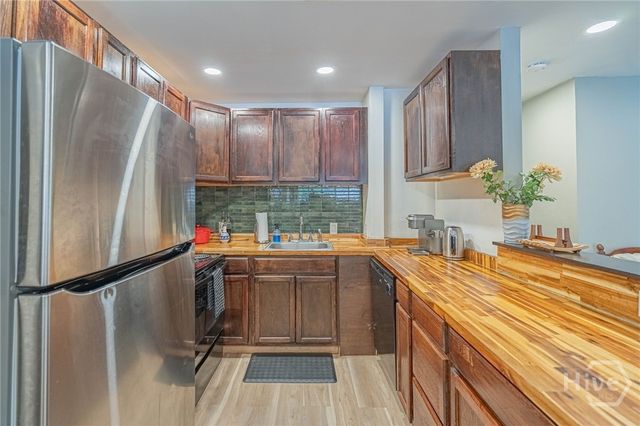 1919 E 51st Street, Savannah, GA 31404