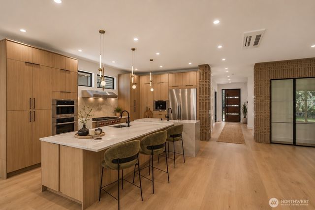 10234 NE 20th Place, Bellevue, WA 98004