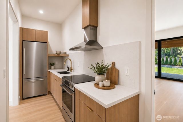 10234 NE 20th Place, Bellevue, WA 98004