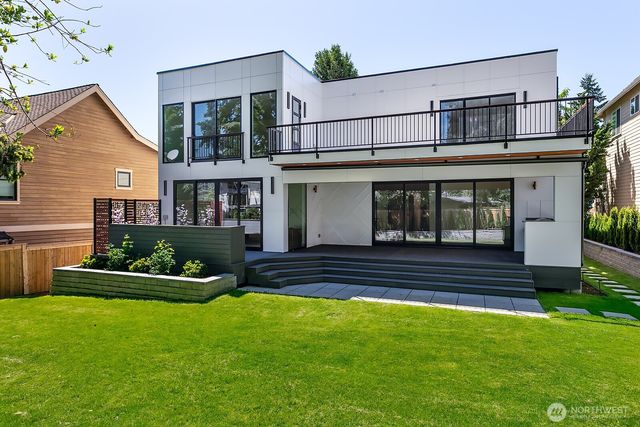 10234 NE 20th Place, Bellevue, WA 98004