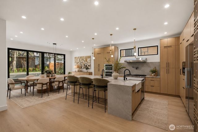 10234 NE 20th Place, Bellevue, WA 98004