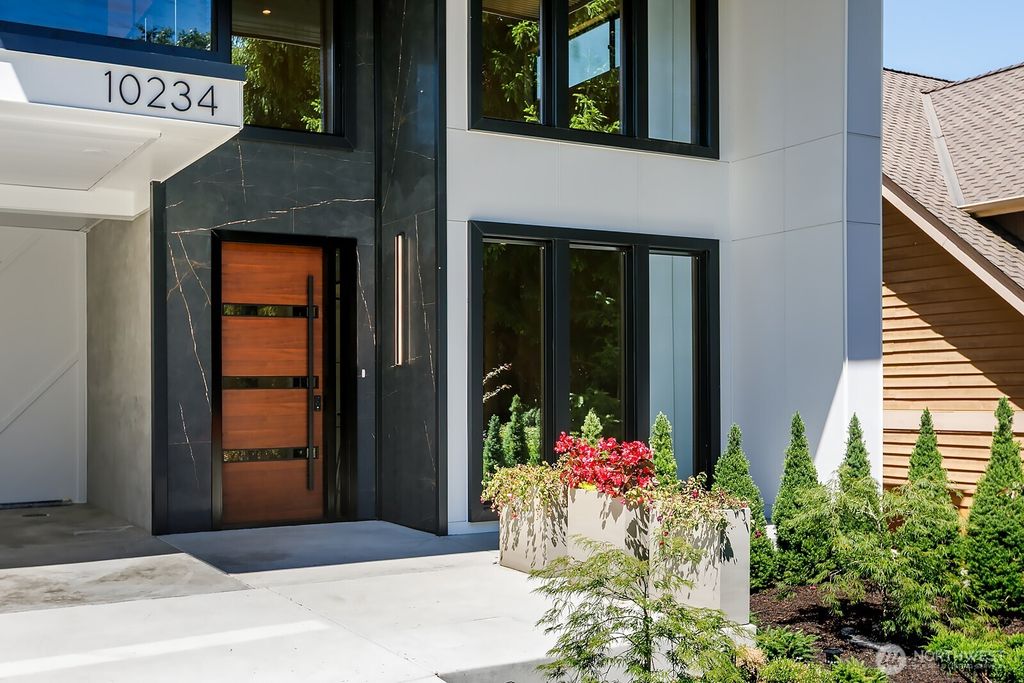 10234 NE 20th Place, Bellevue, WA 98004