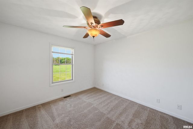 20 Ashwood Lane, Pekin, IL 61554