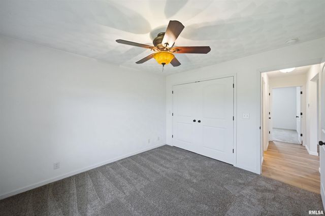 20 Ashwood Lane, Pekin, IL 61554