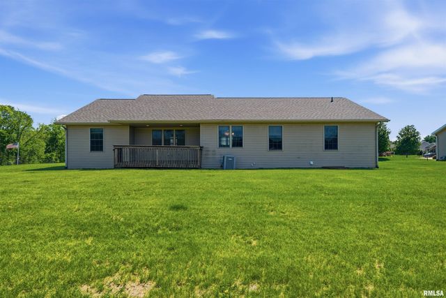 20 Ashwood Lane, Pekin, IL 61554