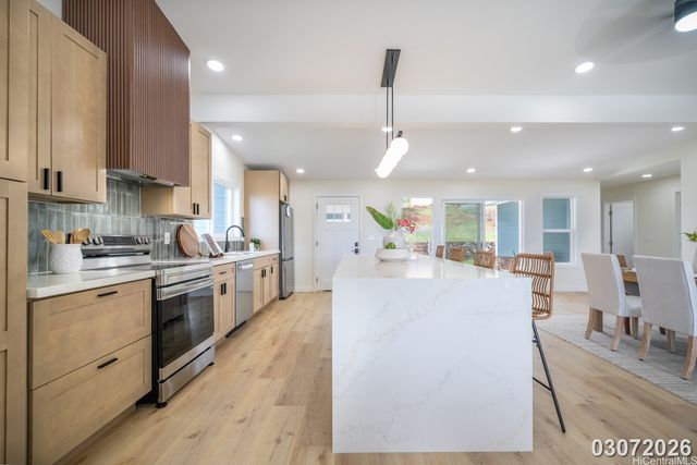 99-1052 Manako Place, Aiea, HI 96701