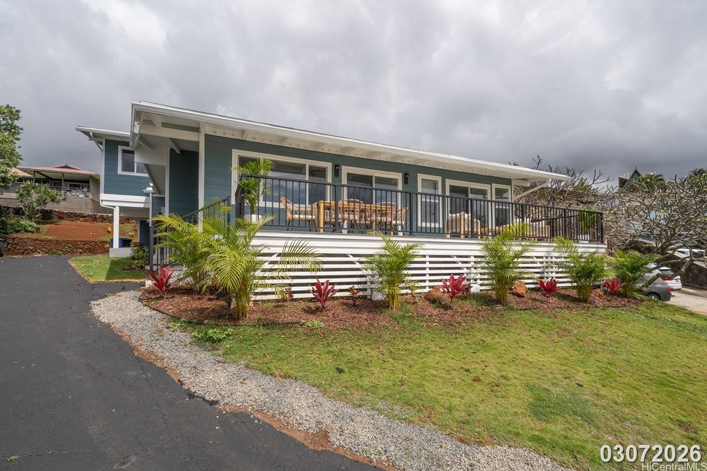 99-1052 Manako Place, Aiea, HI 96701