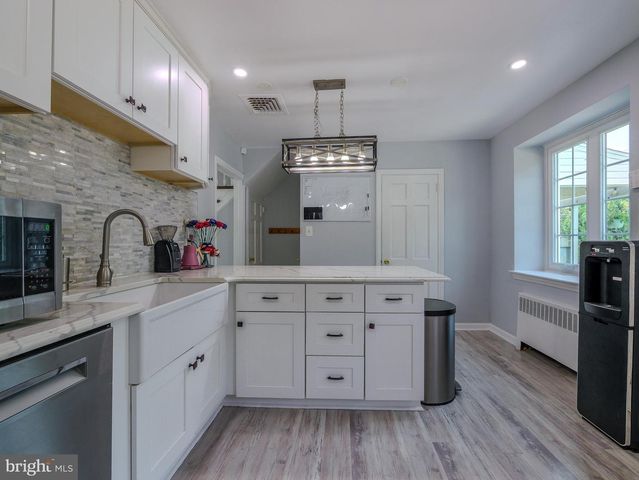1004 SHADELAND AVE, Drexel Hill, PA 19026