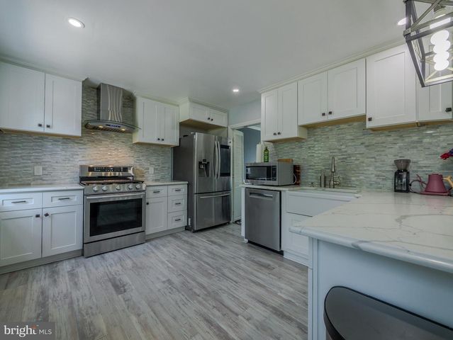 1004 SHADELAND AVE, Drexel Hill, PA 19026