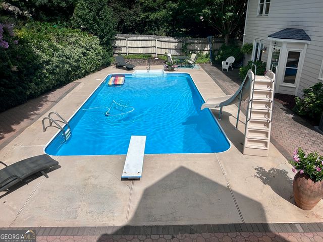 200 Hedgewood Court, Peachtree City, GA 30269