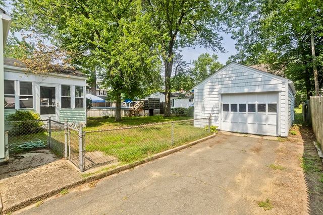 135 Prentice, Springfield, MA 01104