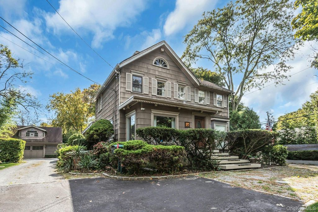 126 Harbor Hill Road, Roslyn Heights, NY 11577 — photo 2