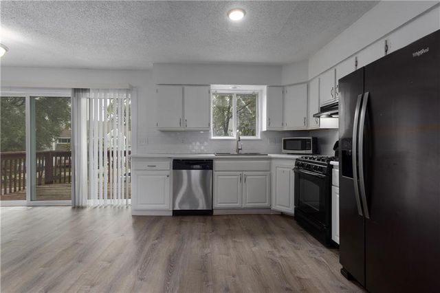 8949 Hauser Street, Lenexa, KS 66215