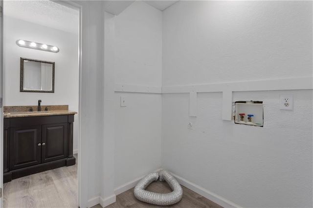 8949 Hauser Street, Lenexa, KS 66215