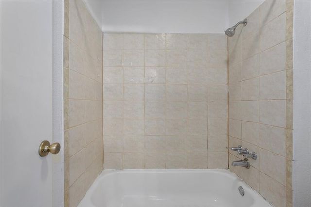 8949 Hauser Street, Lenexa, KS 66215