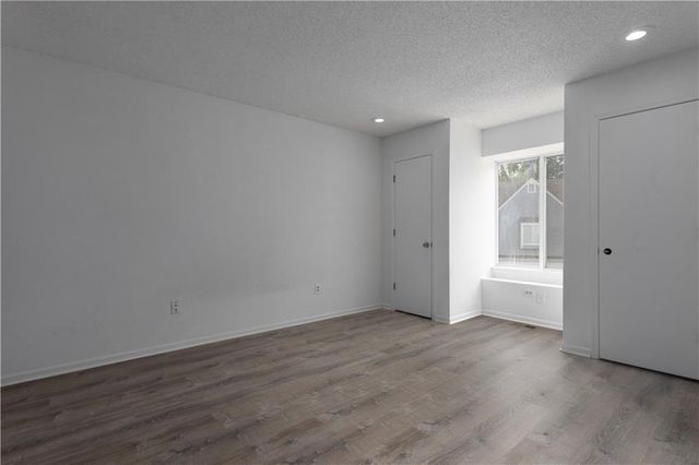 8949 Hauser Street, Lenexa, KS 66215