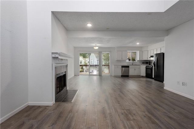 8949 Hauser Street, Lenexa, KS 66215