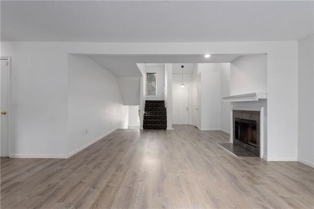 8949 Hauser Street, Lenexa, KS 66215