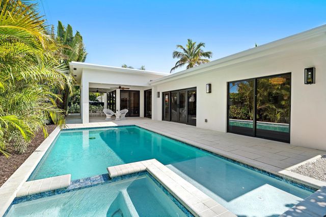 385 Linda Lane, West Palm Beach, FL 33405