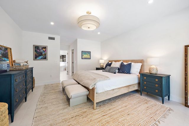 385 Linda Lane, West Palm Beach, FL 33405