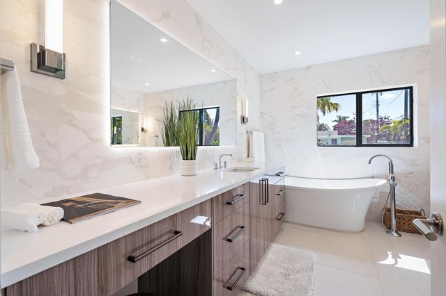 385 Linda Lane, West Palm Beach, FL 33405