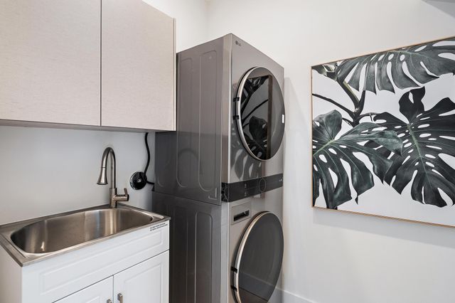 385 Linda Lane, West Palm Beach, FL 33405